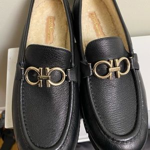 Womens Salvatore Ferragamo Black leather loafer, shearling lined